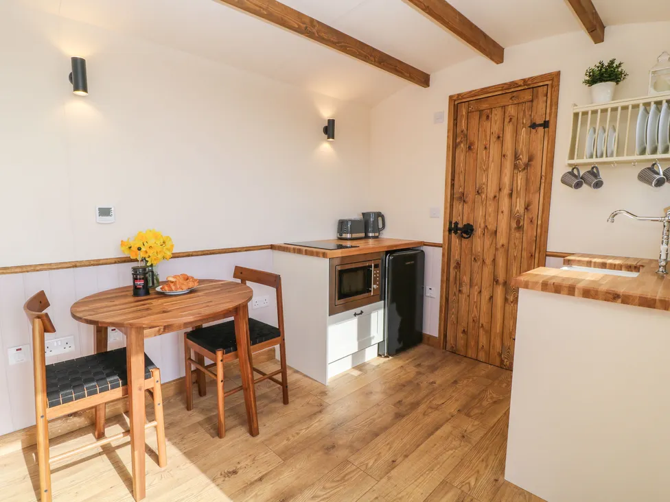Buzzards (Interior): open-plan living